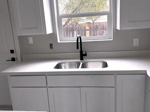 Hummingbird Apartments in Pharr, TX - Building Photo - Building Photo