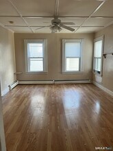 128 S Whittlesey Ave in Wallingford, CT - Building Photo - Building Photo