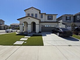 8358 Akino Ct in Elk Grove, CA - Building Photo