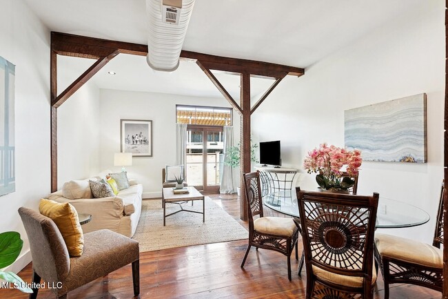 301 S Toulme St, Unit 103 in Bay St. Louis, MS - Building Photo - Building Photo