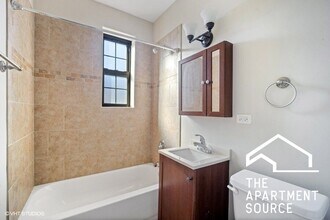 896 Green Bay Rd, Unit 07 in Winnetka, IL - Foto de edificio - Building Photo