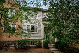 758 Hanbury Dr in Des Plaines, IL - Building Photo - Building Photo