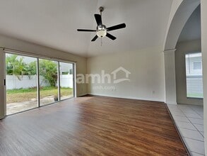 11340 Misty Isle Ln in Riverview, FL - Foto de edificio - Building Photo