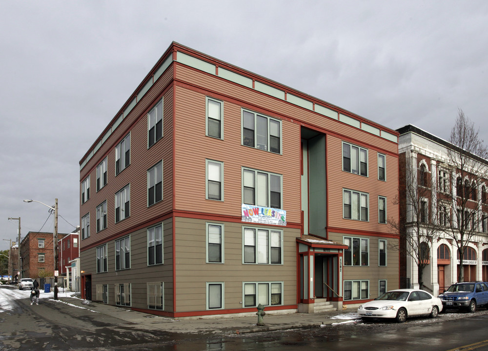 The Ritz Apartments in Seattle, WA - Building Photo