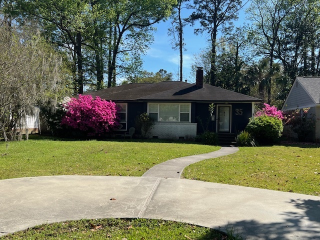 35 E 66th St in Savannah, GA - Building Photo
