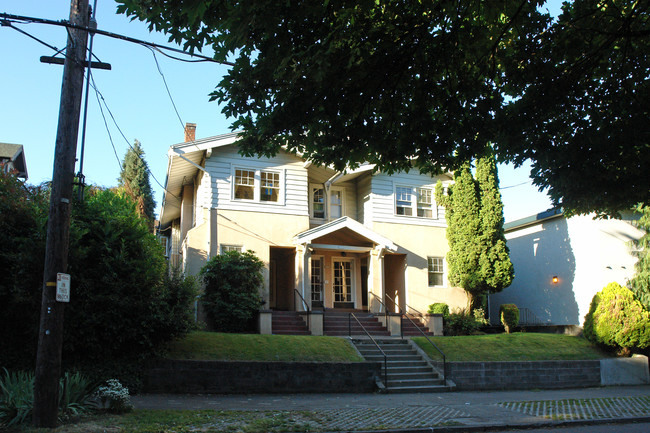 2154 NE Weidler St in Portland, OR - Building Photo - Building Photo