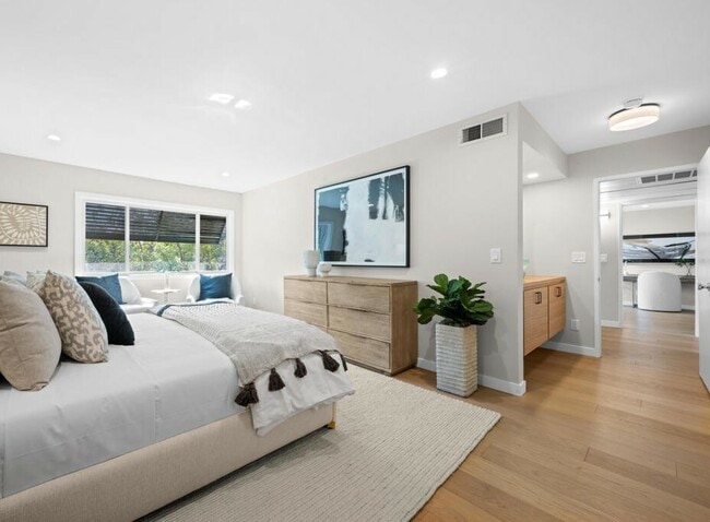 266 S Madison Ave in Pasadena, CA - Building Photo - Building Photo