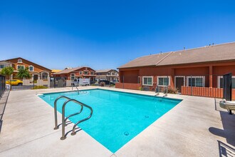 The Springs Townhomes in Las Vegas, NV - Foto de edificio - Building Photo
