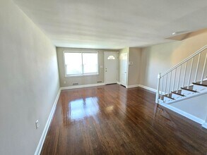 4733 Homesdale Ave in Baltimore, MD - Foto de edificio - Building Photo