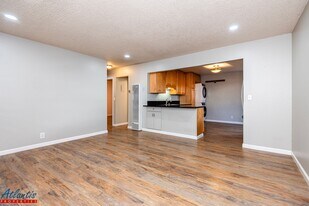 768 Calderon Ave in Mountain View, CA - Building Photo