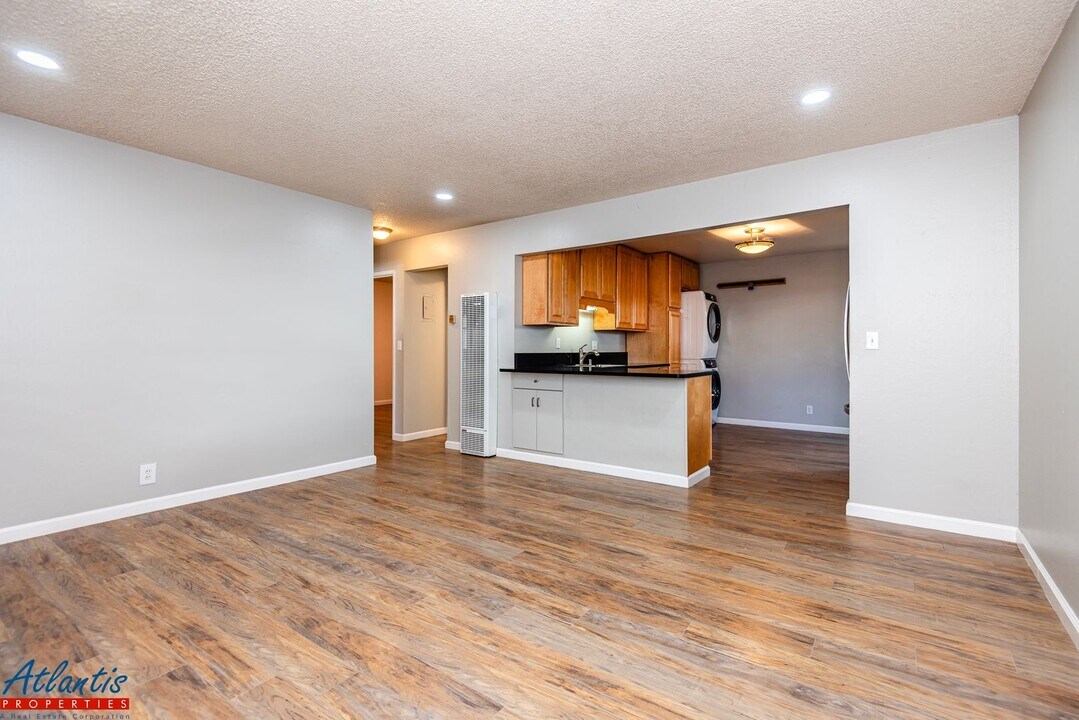 768 Calderon Ave in Mountain View, CA - Building Photo