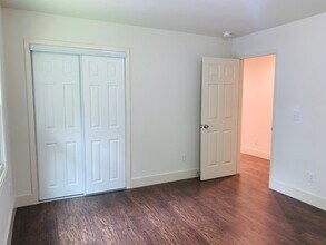 364 Brooks Ave SW in Atlanta, GA - Foto de edificio - Building Photo