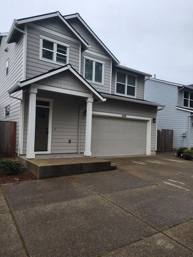 1030 S College St in Newberg, OR - Building Photo - Building Photo