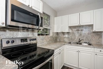 2921 NW 157th Terrace in Miami Gardens, FL - Building Photo - Building Photo