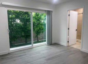 19057 Friar St in Reseda, CA - Foto de edificio - Building Photo