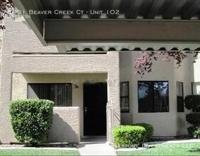 2701 Beaver Creek Ct-Unit -Unit 102 in Las Vegas, NV - Building Photo - Building Photo