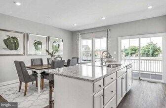 2926 WATERFRONT Way in Baltimore, MD - Building Photo - Building Photo