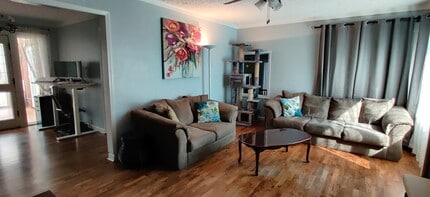 822 CC St in Woodland, WA - Foto de edificio - Building Photo