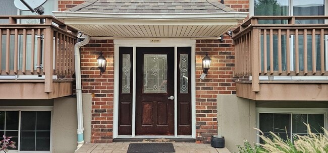 833 Village Quarter Rd in West Dundee, IL - Building Photo - Building Photo