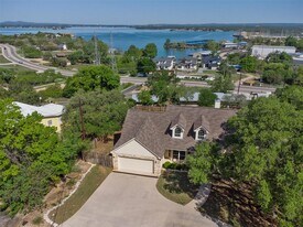 104 Kings Way in Horseshoe Bay, TX - Building Photo