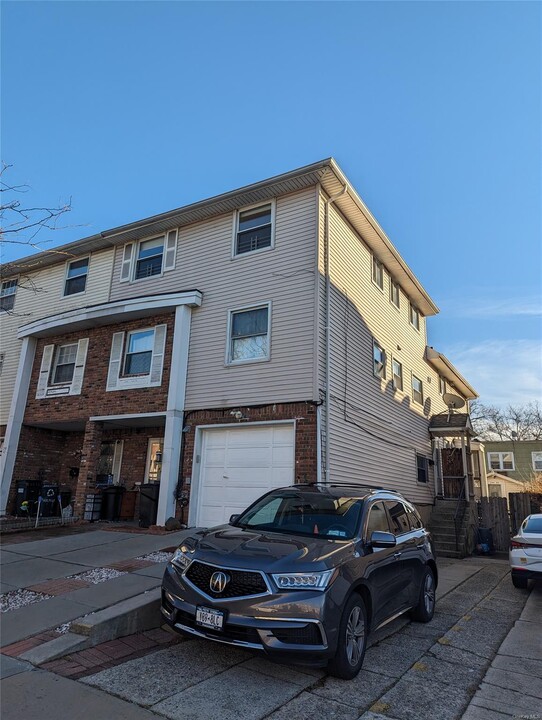 240-40 67th Ave in Queens, NY - Building Photo