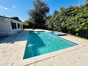 8160 W 18th Ct in Hialeah, FL - Building Photo - Building Photo