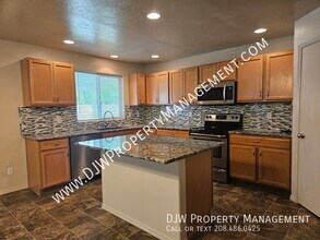 4110 W Meadowpine St in Meridian, ID - Building Photo - Building Photo