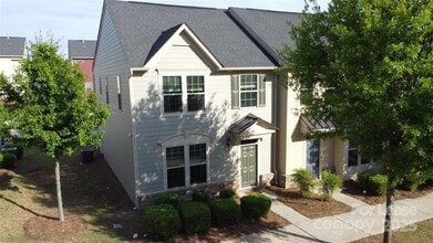3027 Potomac River Pkwy in Charlotte, NC - Foto de edificio - Building Photo
