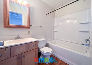 736 Michael St in Iowa City, IA - Building Photo - Building Photo