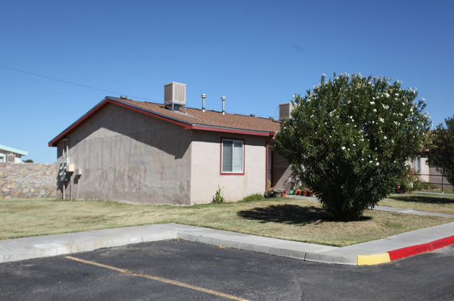 Loma Del Norte Apartments in Anthony, NM - Building Photo - Building Photo