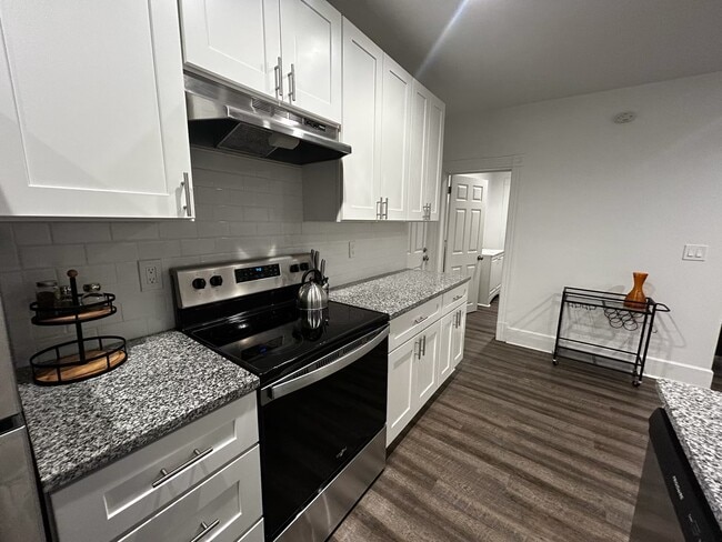 2215 W Broadway Ave, Unit 3 in Spokane, WA - Foto de edificio - Building Photo