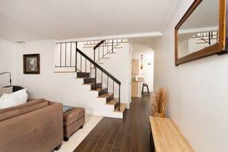 5244 Edge Park Way in San Diego, CA - Foto de edificio - Building Photo