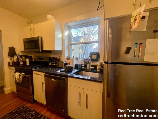 5 Riverside Pl, Unit 1 in Cambridge, MA - Foto de edificio - Building Photo