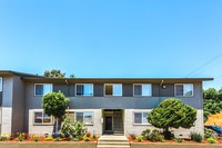 The Regent in Castro Valley, CA - Building Photo - Building Photo