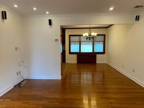 4 Gloria Pl in Plainview, NY - Building Photo - Building Photo