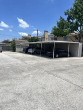 206 Wilshire Dr in Euless, TX - Building Photo - Building Photo