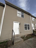 1225 N Lee Dr in Bowling Green, KY - Building Photo