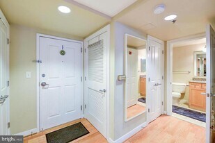 777 7th St NW in Washington, DC - Building Photo