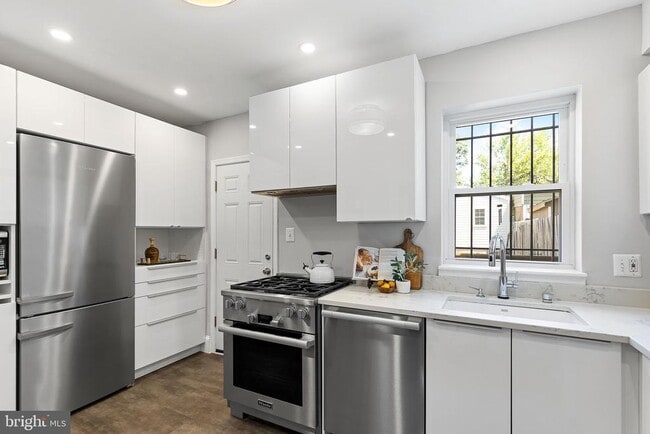 property at 1816 Rosedale St NE