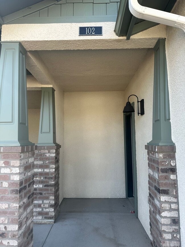 510 S Summit St in Visalia, CA - Building Photo - Building Photo
