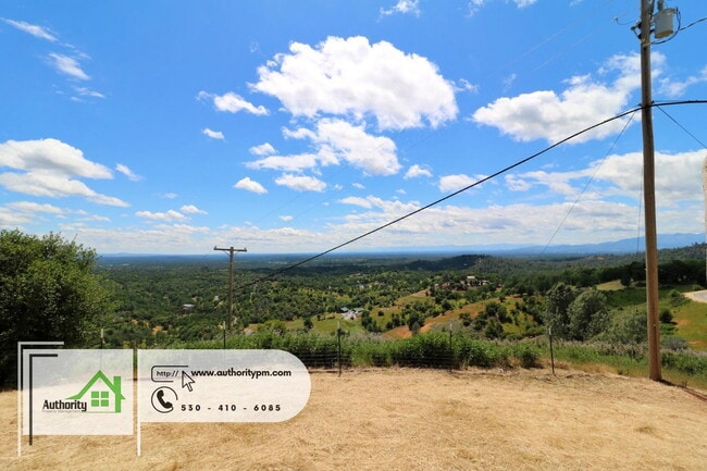 22173 Delightful Way in Redding, CA - Building Photo - Building Photo