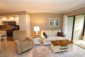 1015 Anglers Cove in Marco Island, FL - Building Photo - Building Photo