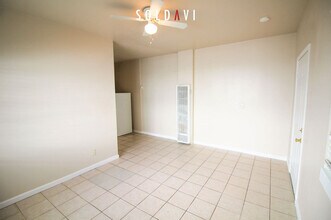 57 W 18th St, Unit 57 in Merced, CA - Foto de edificio - Building Photo