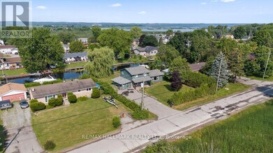720 Lake Dr S in Georgina, ON - Building Photo - Building Photo