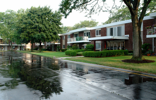 Cameo Terrace North in Wheeling, IL - Building Photo - Building Photo