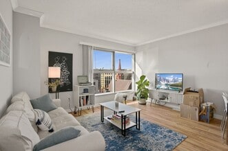 777 7th St NW, Unit 1014 in Washington, DC - Foto de edificio - Building Photo