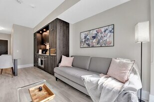 6 Spadina Ave. in Toronto, ON - Building Photo