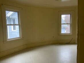 45 Finch St, Unit UP in Rochester, NY - Building Photo - Building Photo