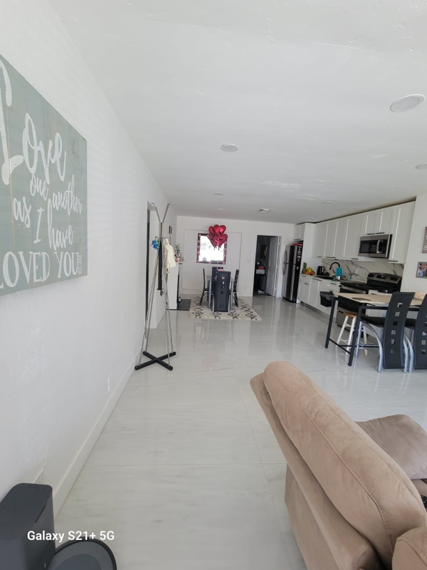 16953 NE 22nd Ave in North Miami Beach, FL - Building Photo - Building Photo