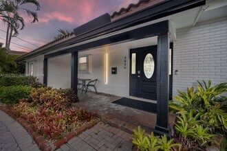 5830 NE 14th Rd in Fort Lauderdale, FL - Building Photo - Building Photo